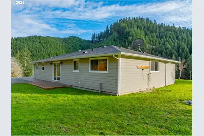 16855 Highway 42, Myrtle Point, OR 97458 - Photo 34