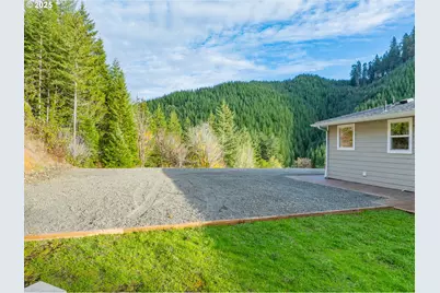 16855 Highway 42, Myrtle Point, OR 97458 - Photo 36