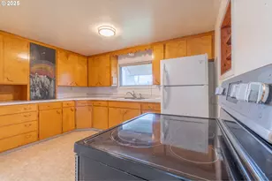 803 Main St, Philomath, OR 97370 - Photo 10