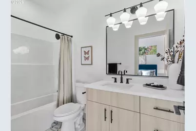 1251 SW Hume Ct, Portland, OR 97219 - Photo 10