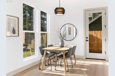 1251 SW Hume Ct, Portland, OR 97219 - Photo 6