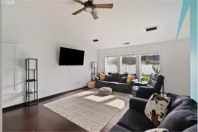 1774 E Fourth Ave, Sutherlin, OR 97479 - Photo 8