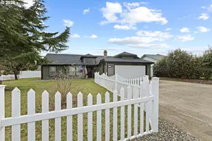 1774 E Fourth Ave, Sutherlin, OR 97479 - Photo 1