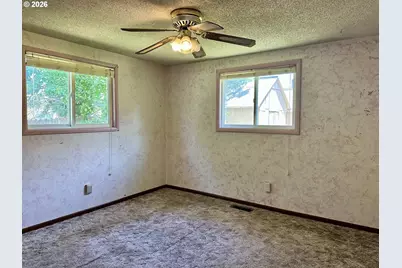 1702 Y Ave, La Grande, OR 97850 - Photo 6