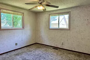 1702 Y Ave, La Grande, OR 97850 - Photo 6