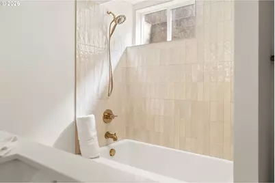 2530 NE Dekum St, Portland, OR 97211 - Photo 22
