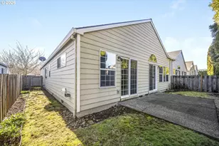 945 SW 24th St, Troutdale, OR 97060 - Photo 28