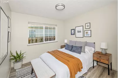 945 SW 24th St, Troutdale, OR 97060 - Photo 20