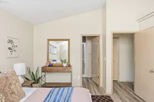 945 SW 24th St, Troutdale, OR 97060 - Photo 14