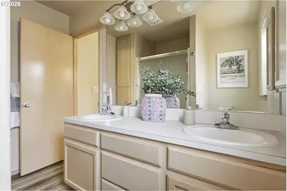 945 SW 24th St, Troutdale, OR 97060 - Photo 18