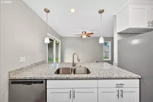 11257 SW Springwood Dr, Portland, OR 97223 - Photo 10