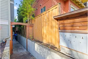2013 NE 10th Ave, Portland, OR 97212 - Photo 4