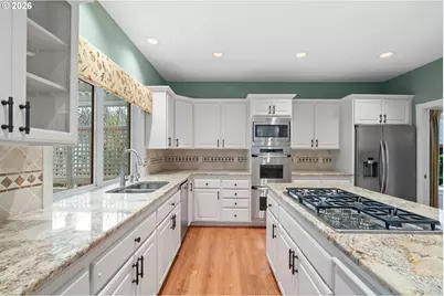 13179 SW Ascension Dr, Portland, OR 97223 - Photo 12