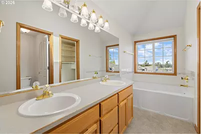 9260 SW Skokomish Ln, Tualatin, OR 97062 - Photo 24