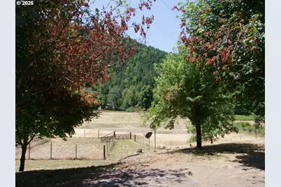 4623 S Myrtle Rd, Myrtle Creek, OR 97457 - Photo 28