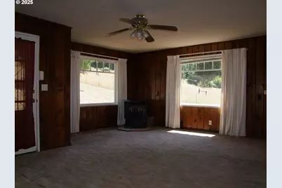4623 S Myrtle Rd, Myrtle Creek, OR 97457 - Photo 8