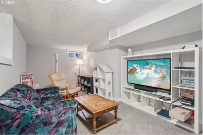 9917 NE Campaign St, Portland, OR 97220 - Photo 16