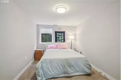 9917 NE Campaign St, Portland, OR 97220 - Photo 12