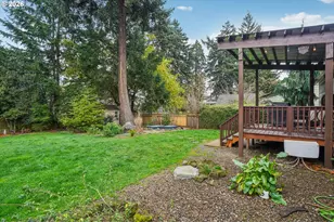 9917 NE Campaign St, Portland, OR 97220 - Photo 20