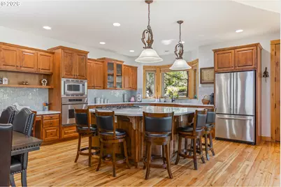 515 Nutcracker Dr, Redmond, OR 97756 - Photo 10