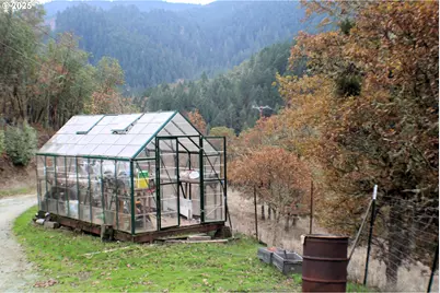 1320 Shoestring Rd, Riddle, OR 97469 - Photo 30