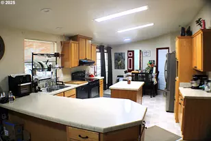 1320 Shoestring Rd, Riddle, OR 97469 - Photo 8