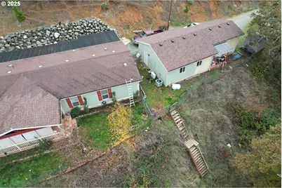 1320 Shoestring Rd, Riddle, OR 97469 - Photo 38