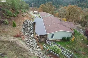 1320 Shoestring Rd, Riddle, OR 97469 - Photo 40