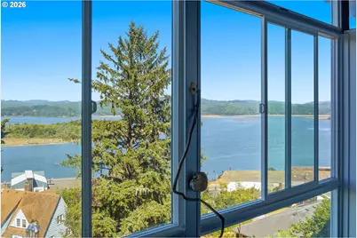 290 N 3rd Ct #15, Coos Bay, OR 97420 - Photo 36