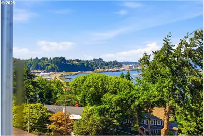 290 N 3rd Ct #15, Coos Bay, OR 97420 - Photo 38