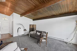 290 N 3rd Ct, Coos Bay, OR 97420 - Photo 10