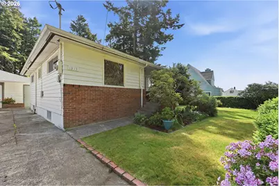 1313 Bayview St, North Bend, OR 97459 - Photo 42