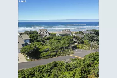 Shoreline Dr #32, Florence, OR 97439 - Photo 1