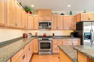 123 S Hemlock St, Cannon Beach, OR 97110 - Photo 14