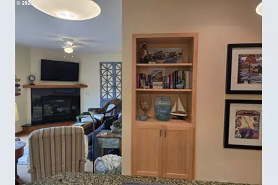 123 S Hemlock St #203, Cannon Beach, OR 97110 - Photo 4