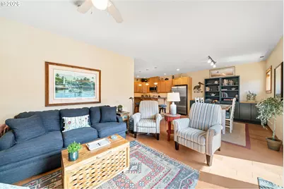 123 S Hemlock St #203, Cannon Beach, OR 97110 - Photo 6