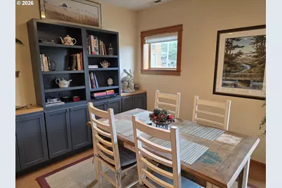 123 S Hemlock St #203, Cannon Beach, OR 97110 - Photo 12