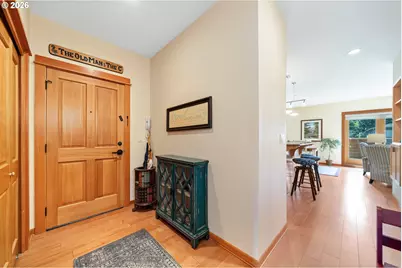 123 S Hemlock St #203, Cannon Beach, OR 97110 - Photo 2
