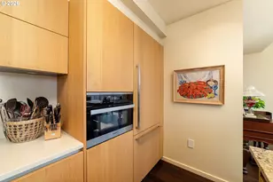 1075 NW Northrup St, Portland, OR 97209 - Photo 16