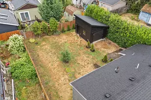 9525 N Hodge Ave, Portland, OR 97203 - Photo 30