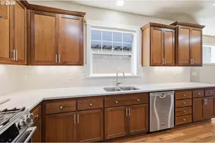 1232 Woodfield Dr, Eugene, OR 97401 - Photo 16