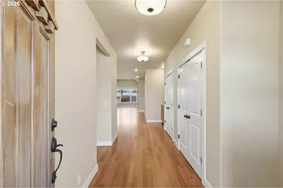 1232 Woodfield Dr, Eugene, OR 97401 - Photo 4