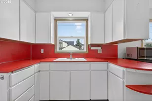 5306 SE 64th Ave, Portland, OR 97206 - Photo 8