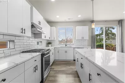 12062 SW Redberry Ct, Portland, OR 97223 - Photo 10