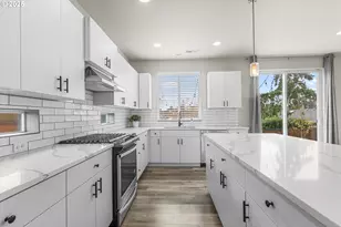 12062 SW Redberry Ct, Portland, OR 97223 - Photo 10