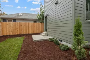4029 SE Tibbetts St, Portland, OR 97202 - Photo 2