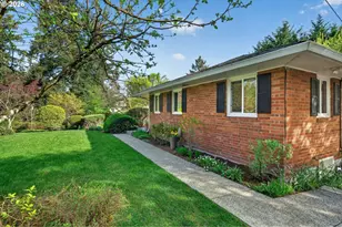 1620 SW Maplecrest Dr, Portland, OR 97219 - Photo 4