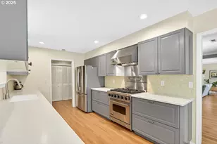 1620 SW Maplecrest Dr, Portland, OR 97219 - Photo 20