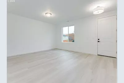 2063 NE Currin Creek Dr, Estacada, OR 97023 - Photo 2