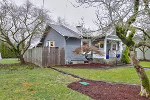 390 W Arlington St, Gladstone, OR 97027 - Photo 2